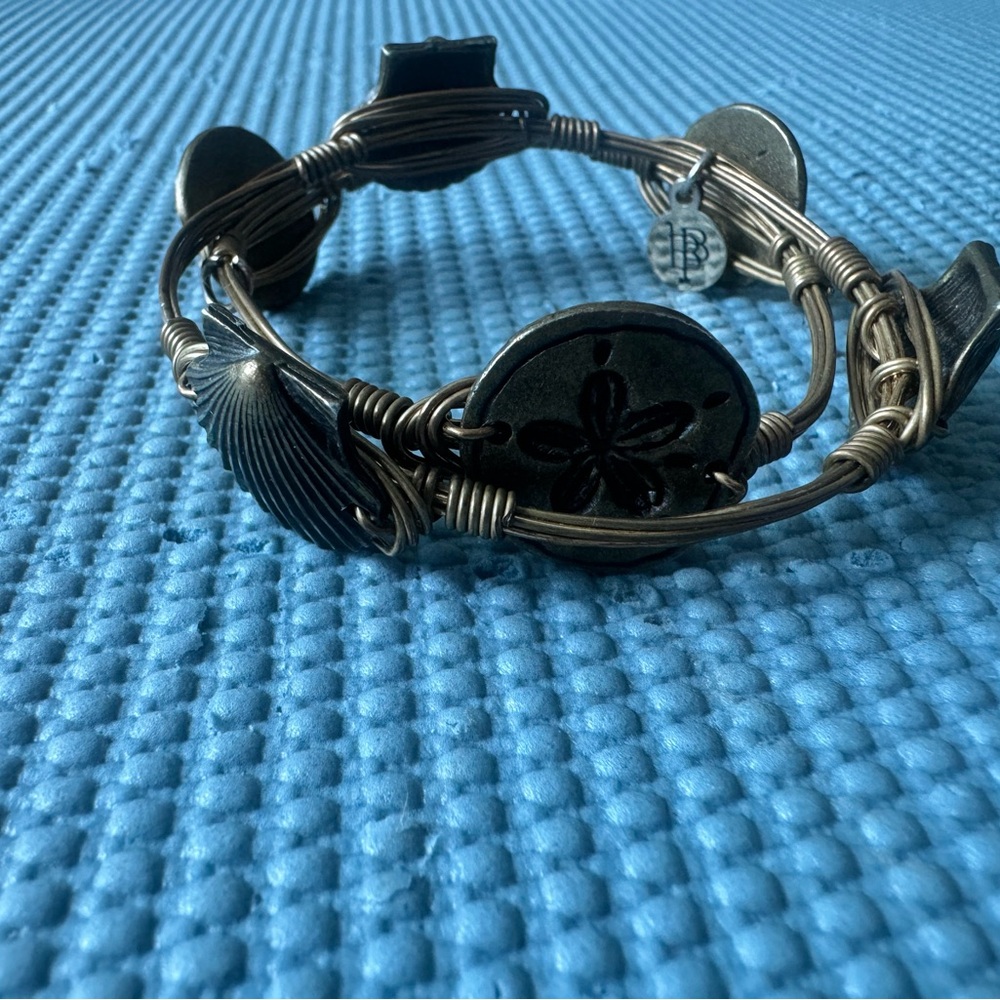 Bourbon & Bow ties  Style Sand Dollar & Shell Wire Bracelet set - bronze